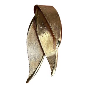 Vintage Mid Century Gold Tone Textured Leaves Brooch