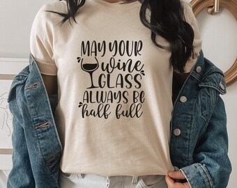 ワイングラス半分空っぽTシャツ：ワイン好きへの面白いギフト