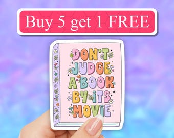 Pegatina No juzgues un libro por su película, pegatina de ansiedad literaria, amante de los libros Kindle, calcomanía para computadora portátil, regalos para lectores, pegatina de obscenidad divertida