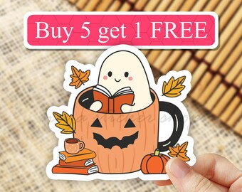 Pegatinas para taza con un libro de lectura de fantasmas acogedor en forma de calabaza, pegatinas para amantes de los libros con lectura espeluznante de fantasmas y Halloween, hojas de otoño, Booktrovert leyendo