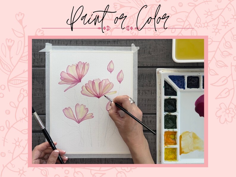 Pu&ograve; includere: Una persona dipinge delicati fiori ad acquerello rosa e gialli su un foglio di carta bianco. L'artista usa un pennello per aggiungere dettagli ai petali dei fiori. Una tavolozza ad acquerello con vari colori &egrave; visibile sullo sfondo.