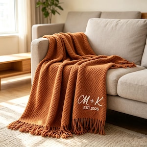 Jeté en tricot brodé personnalisé, couverture avec prénom, date de mariage personnalisée, cadeau de shower de bébé, cadeau souvenir d'anniversaire