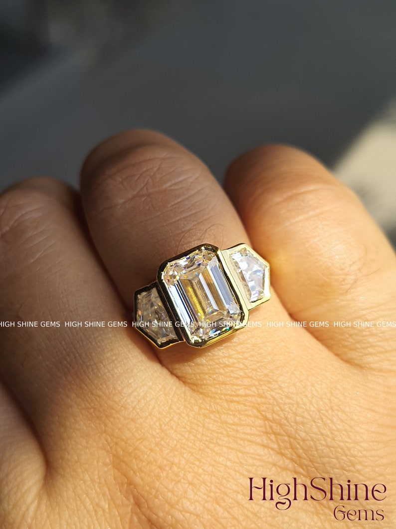 4 CT Emerald Cut Moissanite Trilogy/Trapezoid Side Stones/14k Solid Yellow Gold/Three Stone Ring/Engagement Ring/Anniversary Gift For Her Bild 6