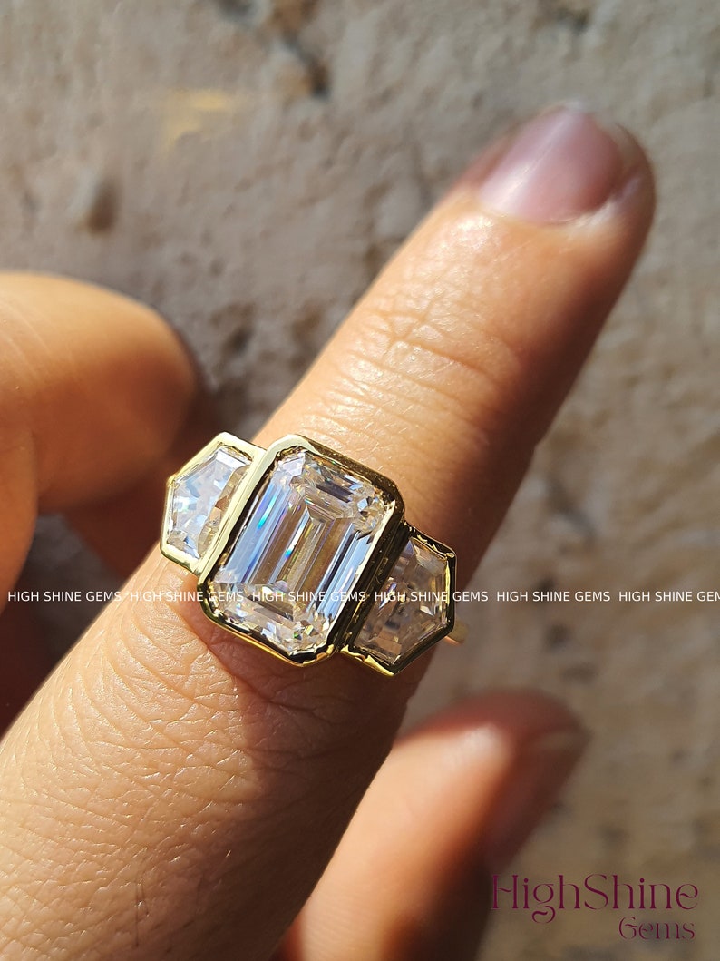4 CT Emerald Cut Moissanite Trilogy/Trapezoid Side Stones/14k Solid Yellow Gold/Three Stone Ring/Engagement Ring/Anniversary Gift For Her Bild 4