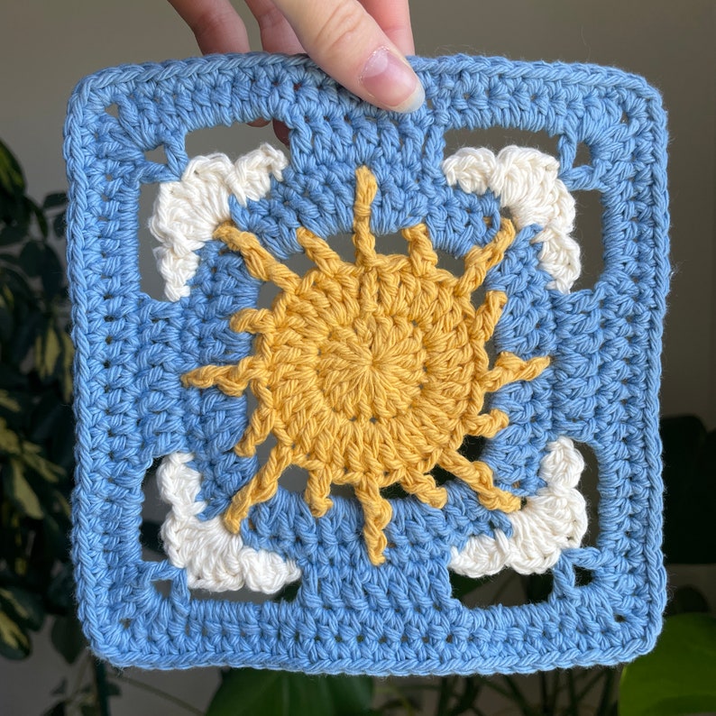 Cloudy Day granny square crochet pattern crochet granny square, crochet pattern, sun crochet pattern, sun granny square pattern zdjęcie 2