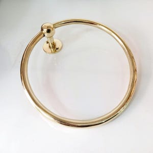 Portasciugamani in ottone non laccato-Portarotolo da bagno in ottone-Portasciugamani fatto a mano-Portasciugamani-Anello portasciugamani vintage