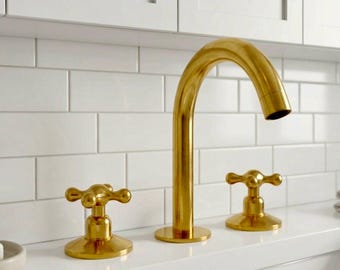 Unlacquered Brass Bathroom Faucet Widespread 3 Hole Sink Faucet Dual Handle Cross Handle Brass Faucet Vintage Bathroom Vanity Tap