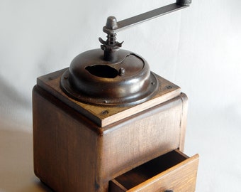 “Retro” wooden coffee grinder