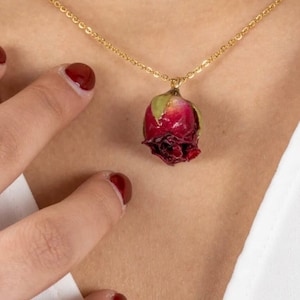 Real Rose Bud Necklace, Resin Dried Flower Rose Necklace, Rose Flower Necklace, Real Rose Pendant, Romantic Valentines Day Gift for Her