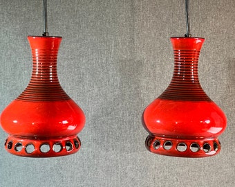 Roter Lampenschirm aus Keramik, Steinzeuglampenschirm, DDR, Space Age, 2 Stück, Fat Lava Herda