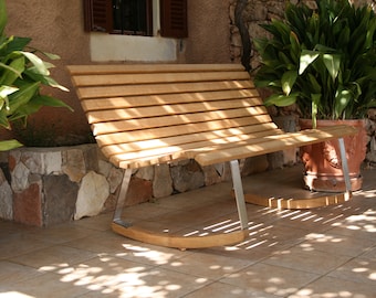 Banc à bascule, banc de jardin, meuble design en inox et chêne, rocking chair, terrasse