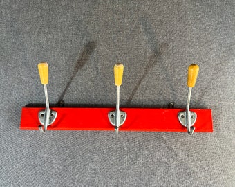 Red 3-piece coat rack, GDR, hook rack, vintage, shabby chic, Ostalgie, coat rack hook