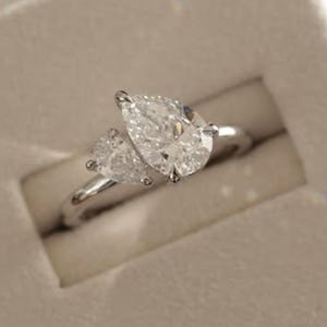 Toi et Moi Pear Engagement Ring | 2 Carat Lab Grown CVD Diamonds | Solid Gold Unique | Ethical