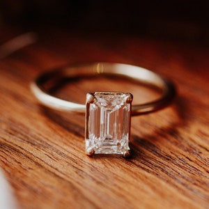 3,00 ct Smaragdschliff Moissanite Verlobungsring, Solitärring, Hochzeitstag Ring, Smaragdschliff Ring, 14K Gelbgold Smaragdschliff Ring