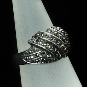 Vintage 925 sterling silver and marcasite ring - retro sparkly diagonal stripe design - size 5 1/2 (US) K 3/4 (NZ, Aus, UK) - free shipping