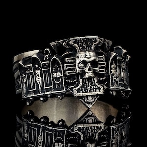 Inquisition rosette War scull Hammer jewelry ring. Sci fi space insignia game epic. Scull insignia. Hammer of war. Detailed inqusition ring