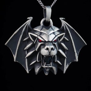 Manticore medallion white wolf jewelry pendant. School fighting. Fantasy world. Geral. Theme of white wolf. Head of manticore pendant.