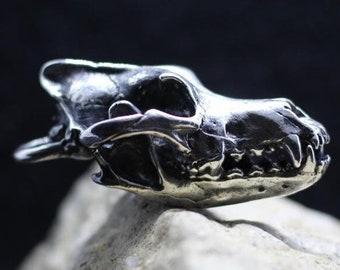 Antomical highly detailed Wolf skull big jewelry pendant. Movable jaw. Extremely detailed scull of wolf dog jewelry figure wolf pendant.