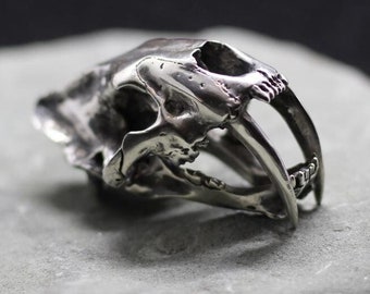 Detailed Highly anatomical Smilodon fatalis saber-toothed tiger skull pendant Dinosaur scull Ancient tiger figure of smilodon silver brass
