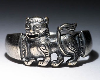 Slavic lion jewelry ring. East europe Byzantium style jewelry. Medieval style Byzantian jewelry ring. Slavic studies north european jewelry