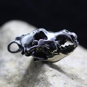 Wolf skull detailed and anatomical small pendant movable jaw detailed dog scull animal anatomy amulet skull. Silver Skull of wolf jewelry