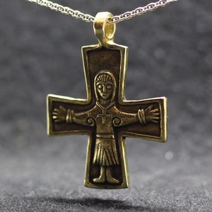 Encolpion cross finland 11th century replica Encolpion pectoral cross of the Scandinavian type Taskula, Greek pattern Byzantium