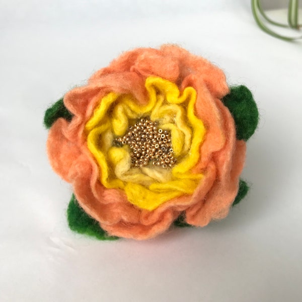 Accessoire de cheveux fleur fait main pour femme Broche pour mariage Fleur en feutre de printemps