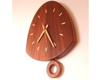 Jolie horloge en bois en forme d'éventail pour cadeaux de décoration murale, horloge murale en bois unique pour chambre d'enfant, cuisine, chambre à coucher, salon, cadeaux pour la fête des mères
