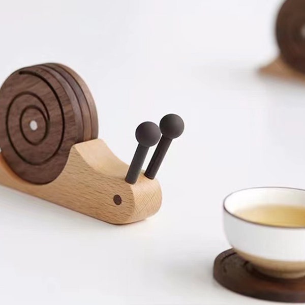 Wooden Snail Coasters Set of 5 with Holder Desktop Decoration Gift, Cute Wood Tea Coffee Milk Cup Mat, Drink Coasters Home Table Decor Gifts