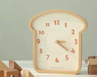 Orologio da parete in legno a forma di pane tostato, decorazione da parete con orologio in legno fatto a mano con cibo carino, regali unici per la decorazione della parete del soggiorno, della camera da letto della cucina