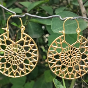 Beautiful Plain Round Design Brass Hoop Vintage Earrings.