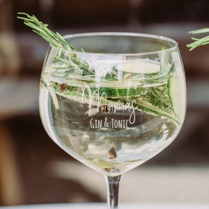 Gin Glas mit personalisierter Wunschgravur - Gin Glas mit Name - Personalisierbares Gin Glas - Gin Tonic Glas - Cocktail Glas - Muttertag