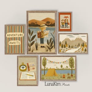 Äventyrsbarnrum Väggkonst Pojkar Campingtryck Utforskare Skogsmark Galleri Lekrumsdekor Småbarnsrum Vintage Äventyrsset UTSKRIVBAR | S24
