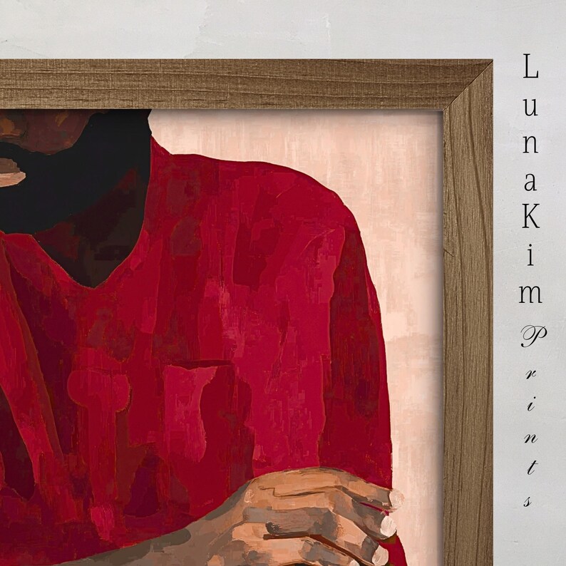 Puede incluir: Una impresi&oacute;n art&iacute;stica enmarcada que presenta un retrato de una persona con una camisa roja. La obra de arte tiene un estilo pict&oacute;rico con pinceladas visibles. El marco es de madera y el texto "Luna Kim Prints" est&aacute; impreso en el lateral.