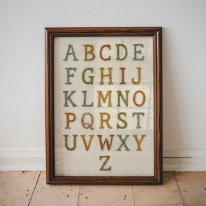 Alfabeto para Quarto Infantil - Arte de Parede ABC para Bebês e Crianças - Pôster Educativo com Letras Vintage - Decoração para Sala de Jogos e Quarto Infantil | 32