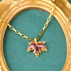 Maple Leaf Necklace,Red Maple Leaf Autumn Necklace, Fall Necklace,18k Gold,Everyday Necklace, Gifts For Her