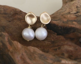 Natural Freshwater Pearl Drop Earrings,Gold Pearl Earring,Pearl Dangle Earrings,Bridal Earrings,Wedding Jewelry,Bridesmaid Gift,Gift for Her