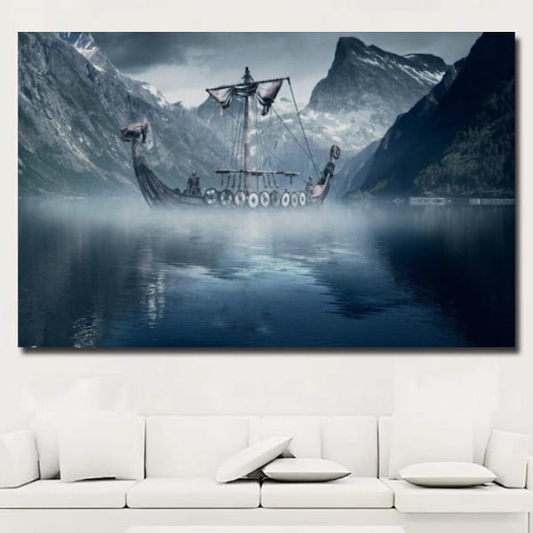 Wikinger Schiff im nebligen Fjord mit schneebedeckten Bergen im Hintergrund, Wikinger Schiff Leinwand Kunst, Ragnar Lodhbrok Poster, Wikinger Poster Leinwand Kunst