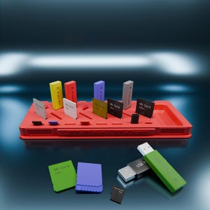 USB-Stick Organizer ohne Deckel, SD-Karten Halter im futuristischen Stil, mit personalisierter Beschriftung, aus Kunststoff