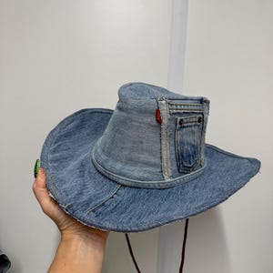 Kapelusz kowbojski z denimu w stylu Beyoncé