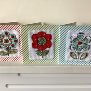 Lot de 3 cartes de remerciement et enveloppes assorties au point de croix à motif floral fait main Idéal pour offrir à Noël/un anniversaire