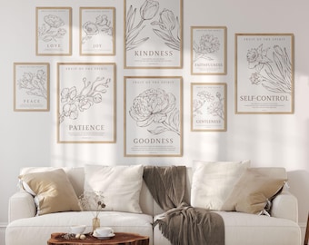 Puede incluir: Nueve impresiones enmarcadas con dibujos en blanco y negro de flores y las palabras "Fruit of the Spirit" y los nombres de los frutos del espíritu: "Love", "Joy", "Peace", "Patience", "Kindness", "Goodness", "Faithfulness", "Gentleness" y "Self-Control".