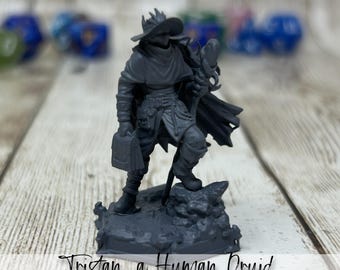 Tristan, a Human Druid Miniature: Staff, D&D 5e, Pathfinder, 32mm Scale, Primed/Unprimed
