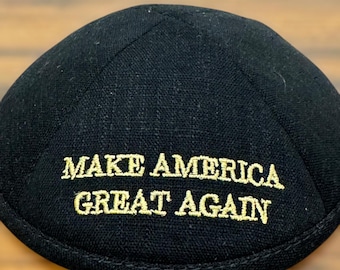 MAGA Kippa: Schwarze Leinen Kippa mit Goldstickerei