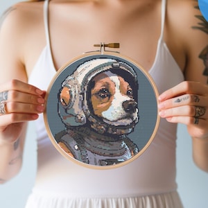 宇宙飛行士の服を着た犬のクロスステッチ パターン | 犬のクロスステッチ チャート | 動物のクロスステッチ パターン | 簡単なモダンなクロスステッチ チャート