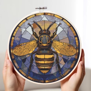 Padrão de ponto cruz de vitral | Gráfico contado xstitch da Honey Bee | Padrão gótico em ponto cruz | Gráfico xstitch botânico | Digital