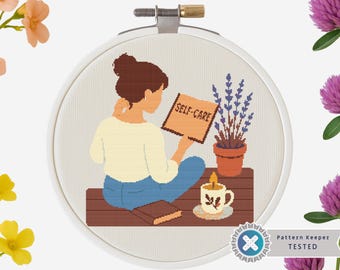 花を持った可愛い女の子のクロスステッチ図案、女性用刺繍デザイン
