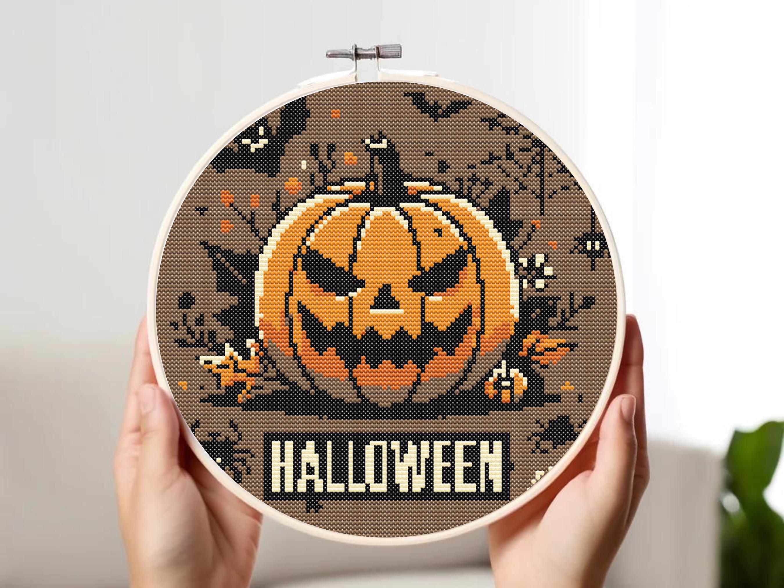 ハロウィンかぼちゃのクロスステッチパターン：不気味なゴシック