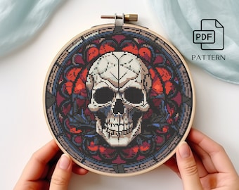 Patrón de punto de cruz de calavera de vitral: Halloween gótico (PDF)