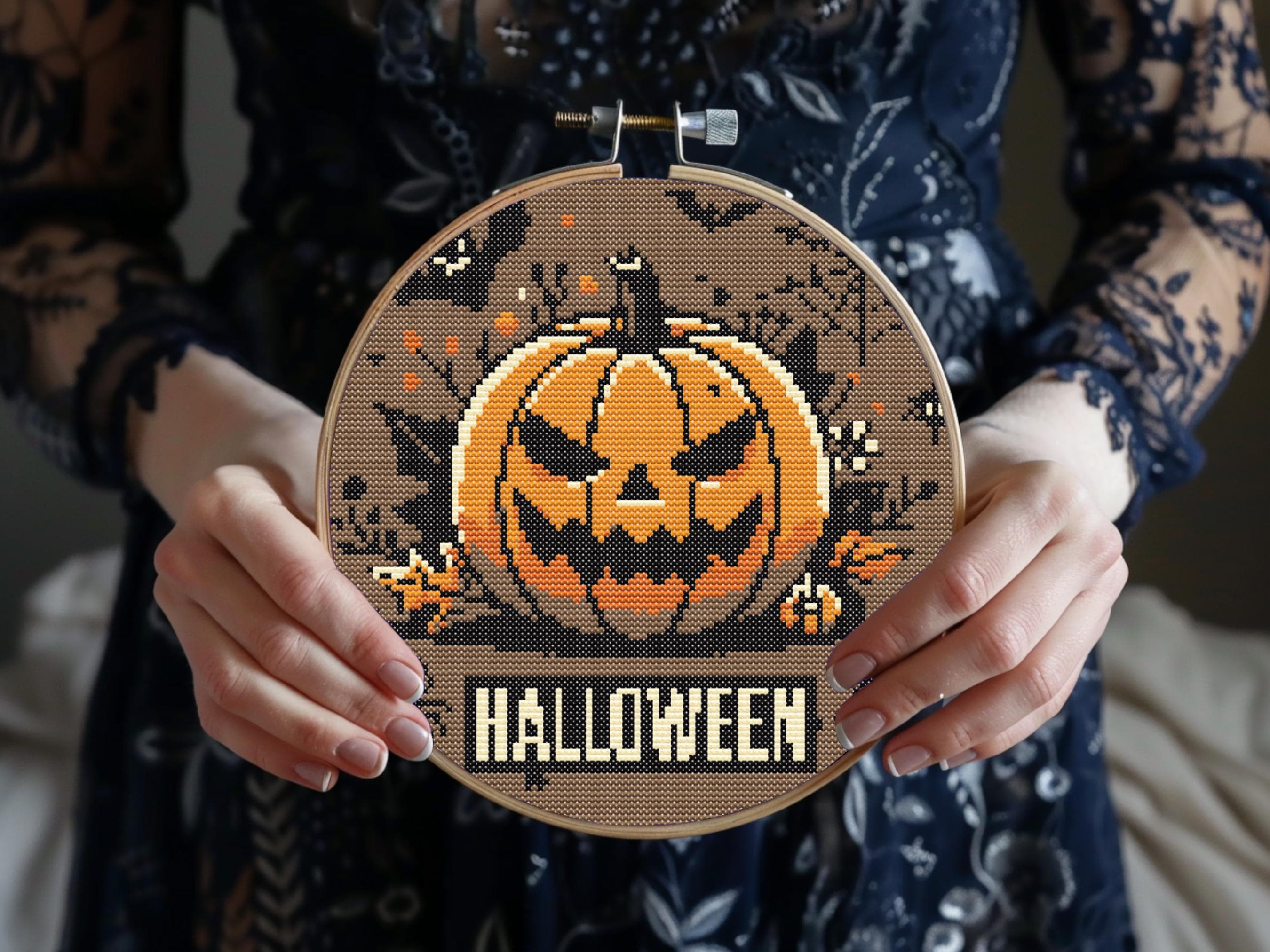 ハロウィンかぼちゃのクロスステッチパターン：不気味なゴシック
